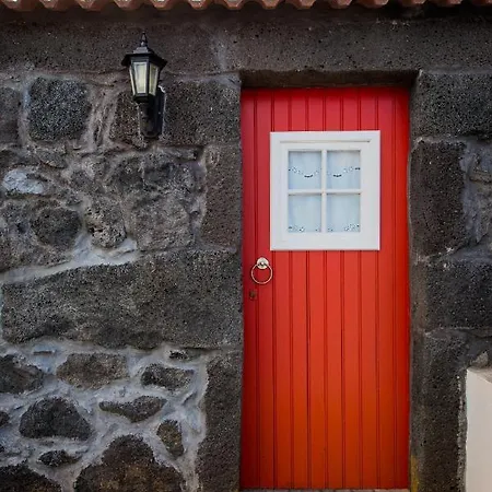 Adega Velha Calheta de Nesquim