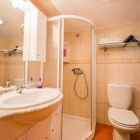 Adega Velha * Calheta de Nesquim