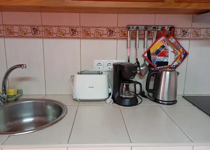 Adega Velha Calheta de Nesquim